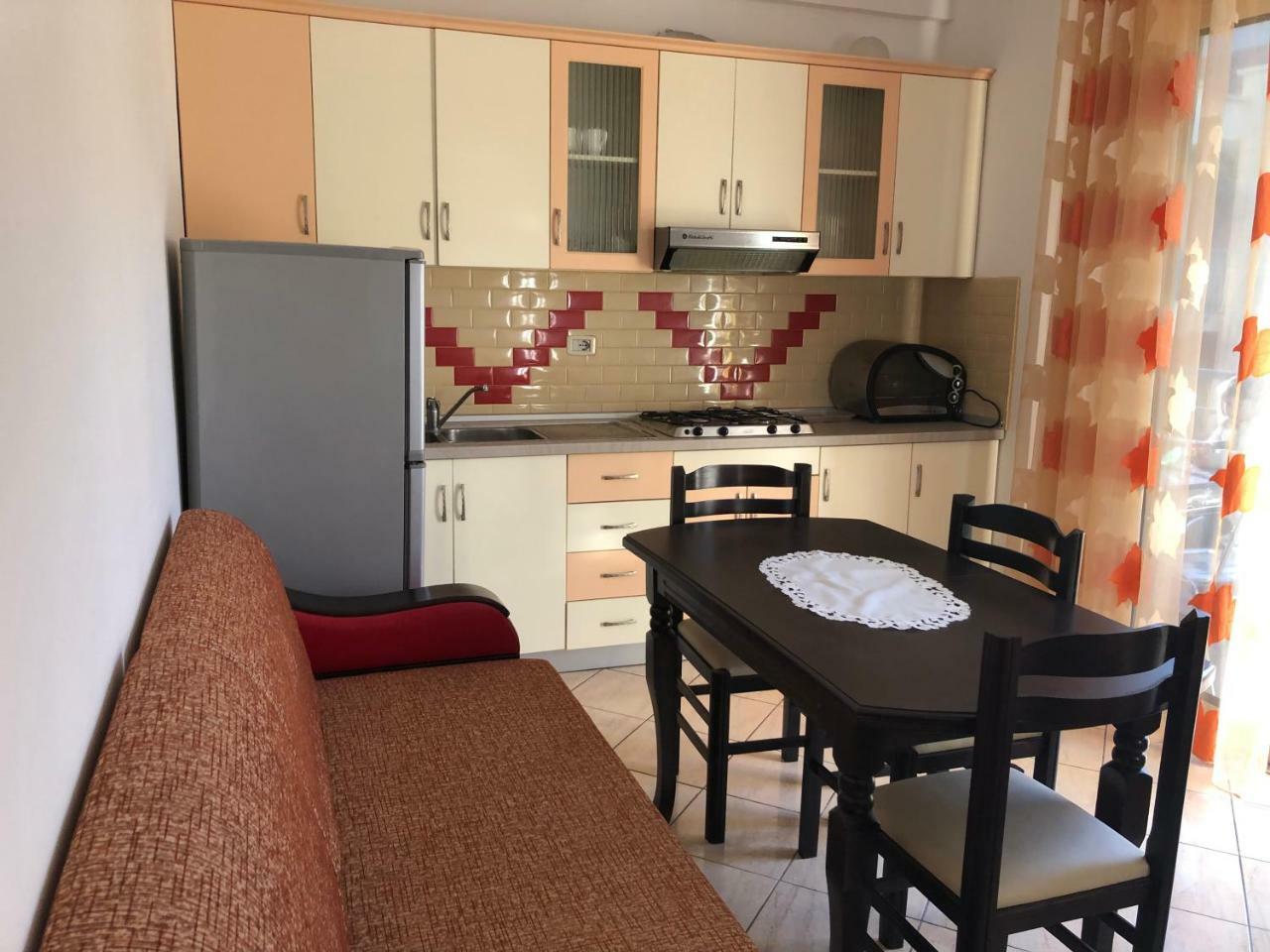 Sunset Apartment *